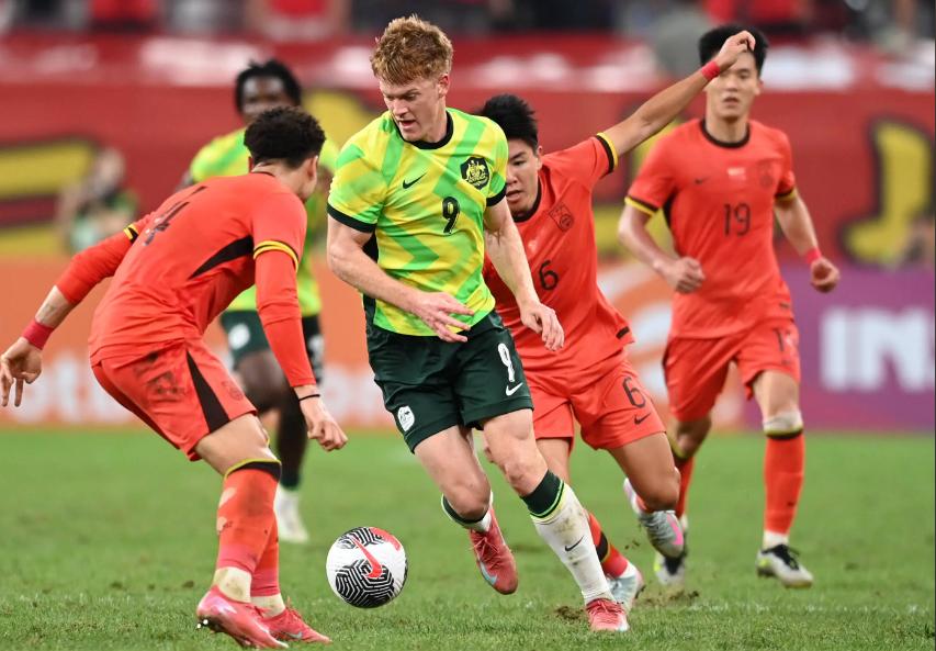 今天最惊讶的可能就是国足门将李昊了，不是因为他扑出了几个必进球，而是连安东尼奥都