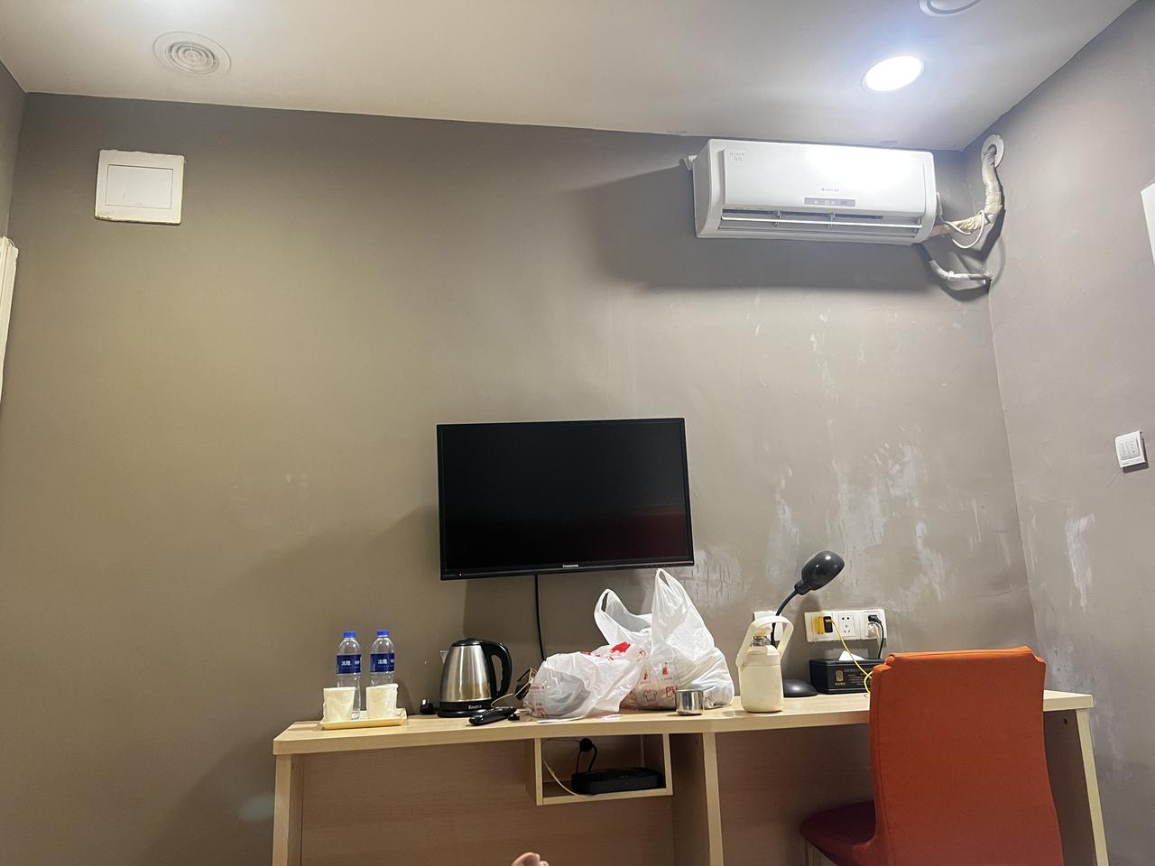 新领导上任后，嘴里翻来覆去念叨的一句话就是：对待工作要有豪猪的精神和气势！我去，