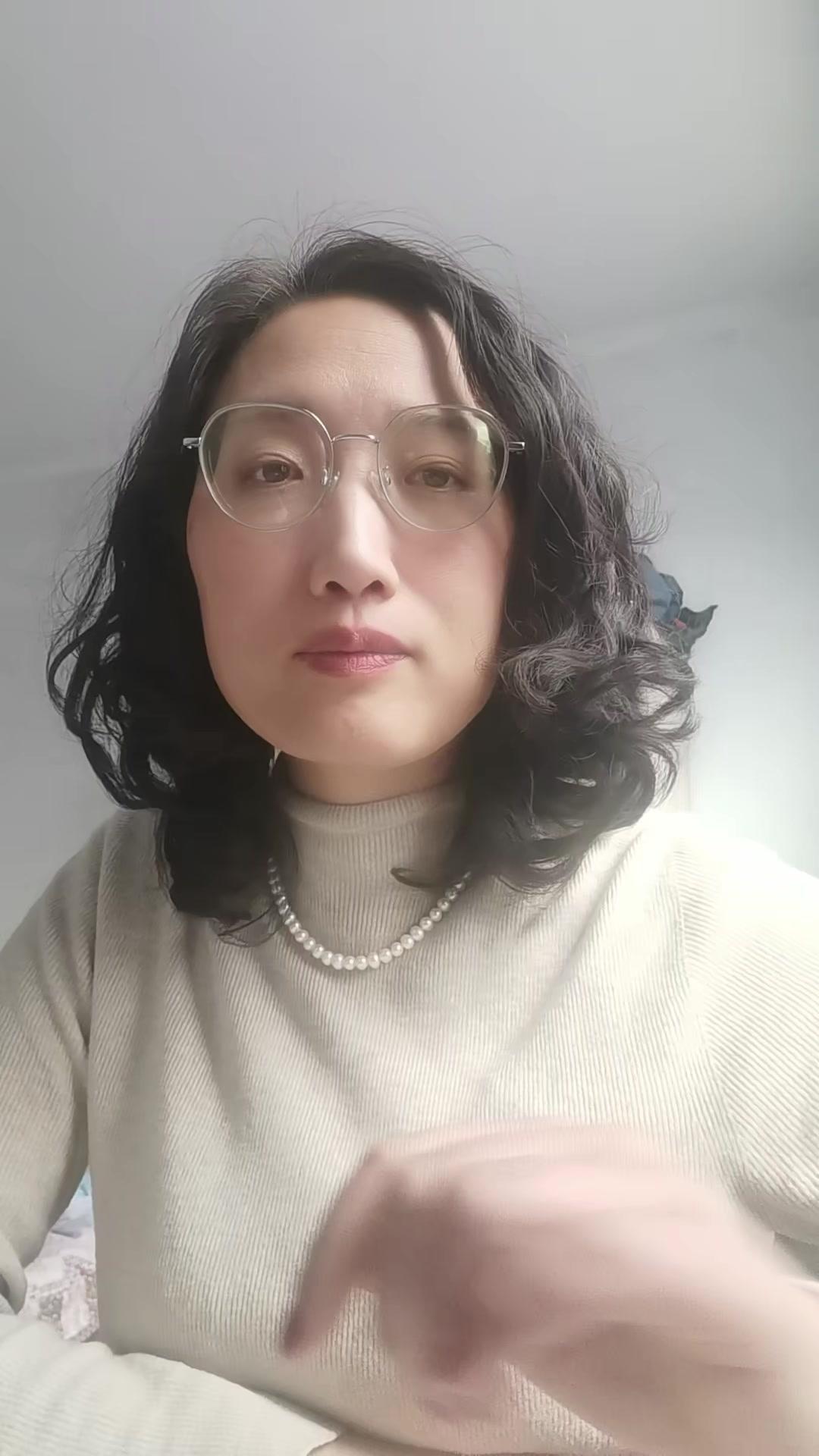 🔥职场妈妈背后的隐形托举者原来是她！妈妈的爱真的太伟大了。没有妈妈帮忙带孩子，