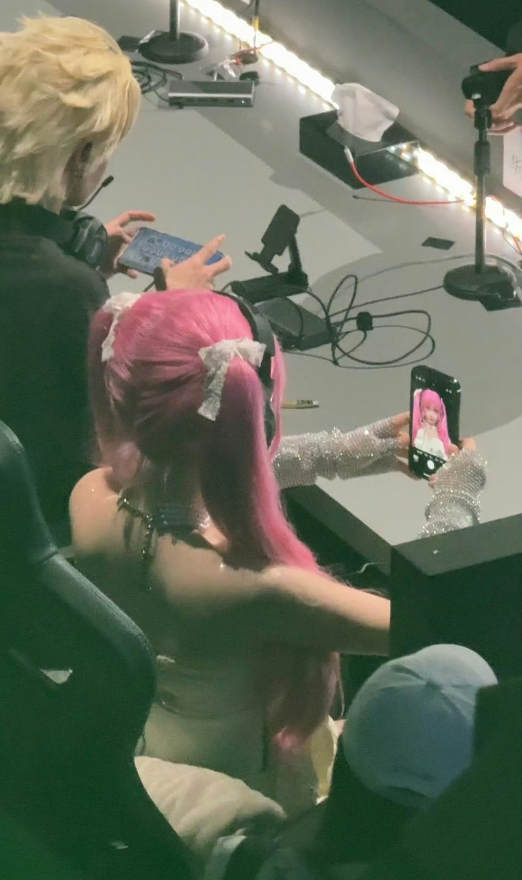 我们欣欣子果然是拍照狂魔[哇][哇][哇]太可爱啦！！！ ​​​