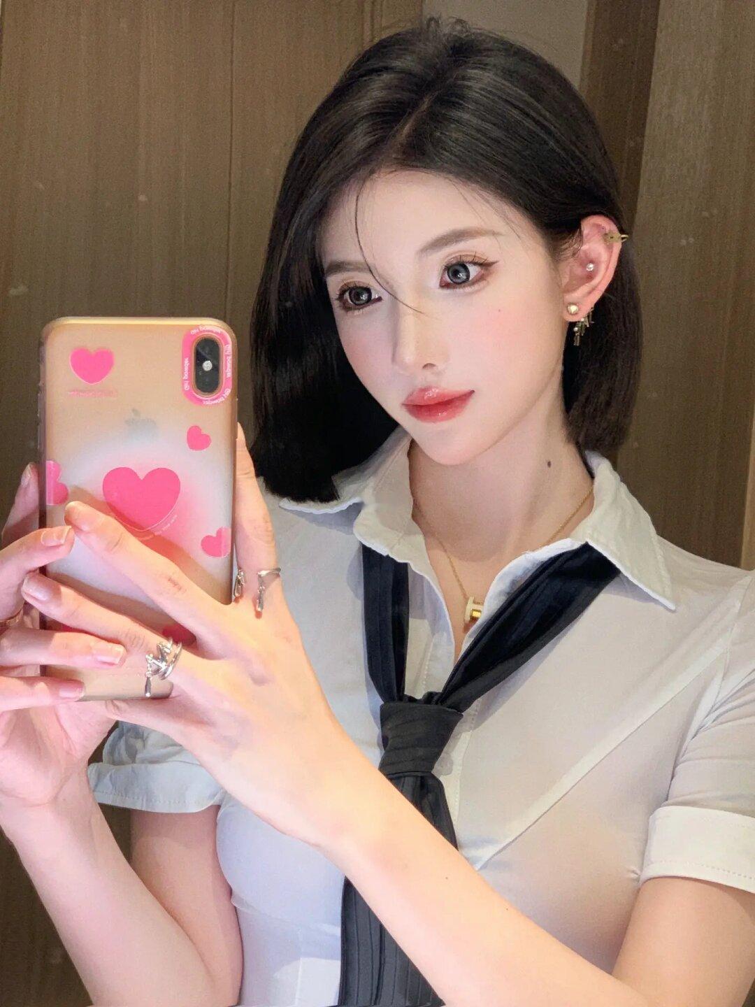 短发女高💭 𓂂𓏸♡ •📓