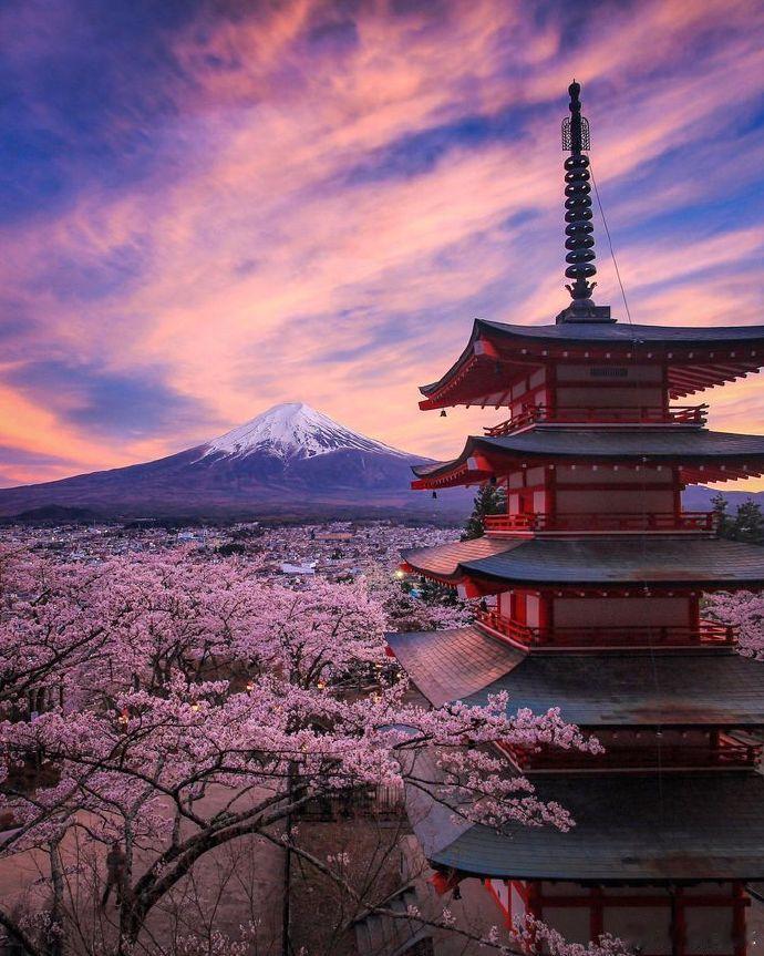 日本这个同时和中国、俄罗斯、美国都发生过战争的国家，本质上都是同一套逻辑的重复演