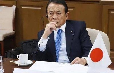 日本政客彻底摊牌：不控制巴士海峡，日本就活不下去？


日本政坛大佬麻生太郎最近