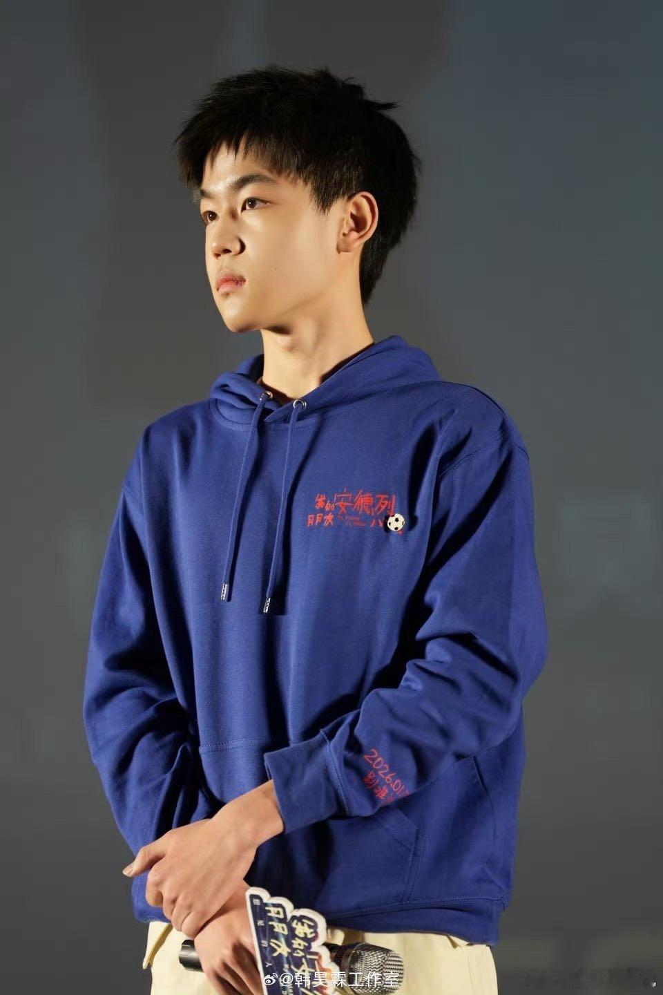 韩昊霖哭戏 安德烈的特别，在于他既早熟又天真。韩昊霖精准地抓住了这种矛盾感，他的