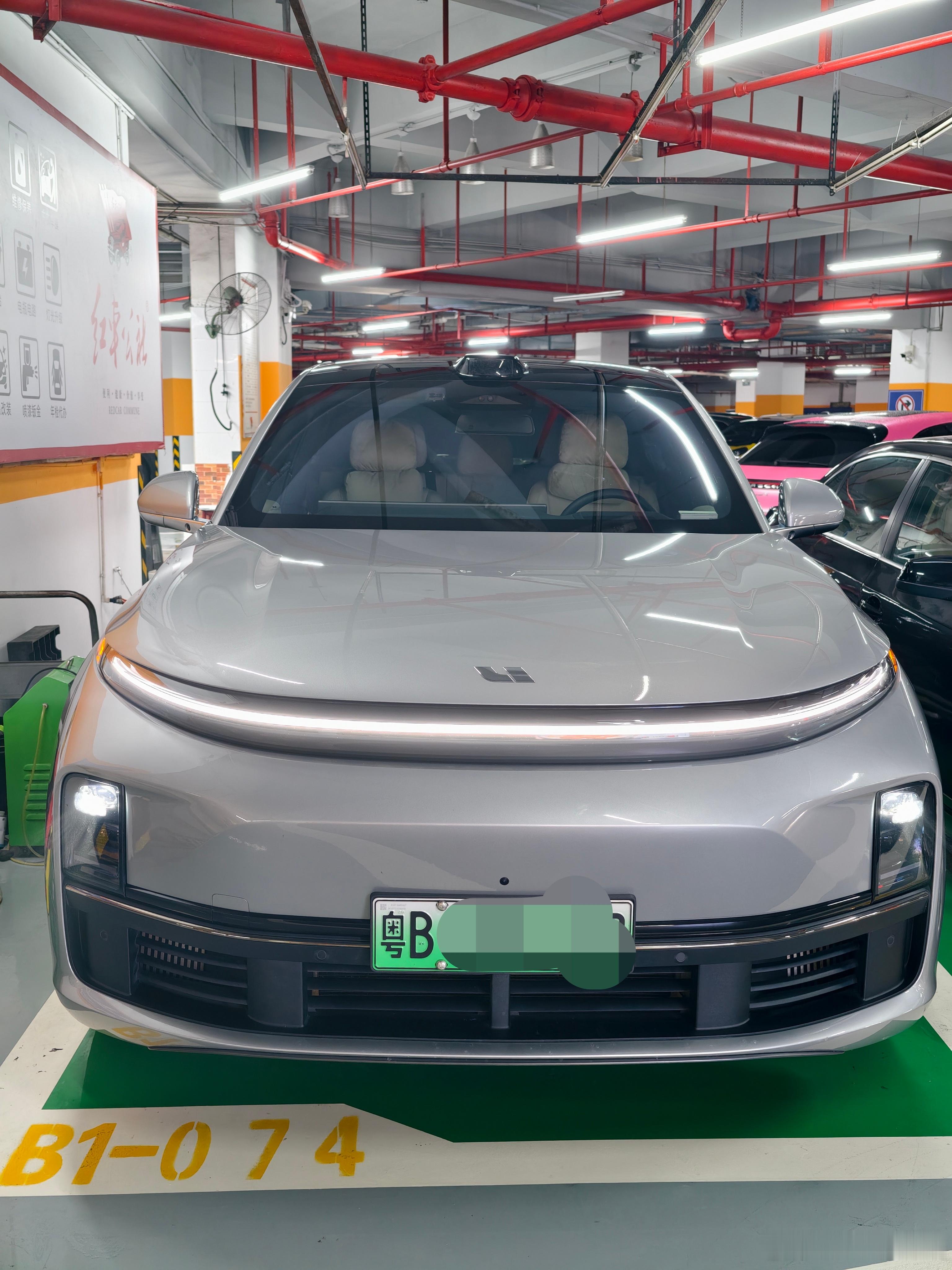 是谁那么傻啊，下雨天跑来洗车的！[泪]  ​​​