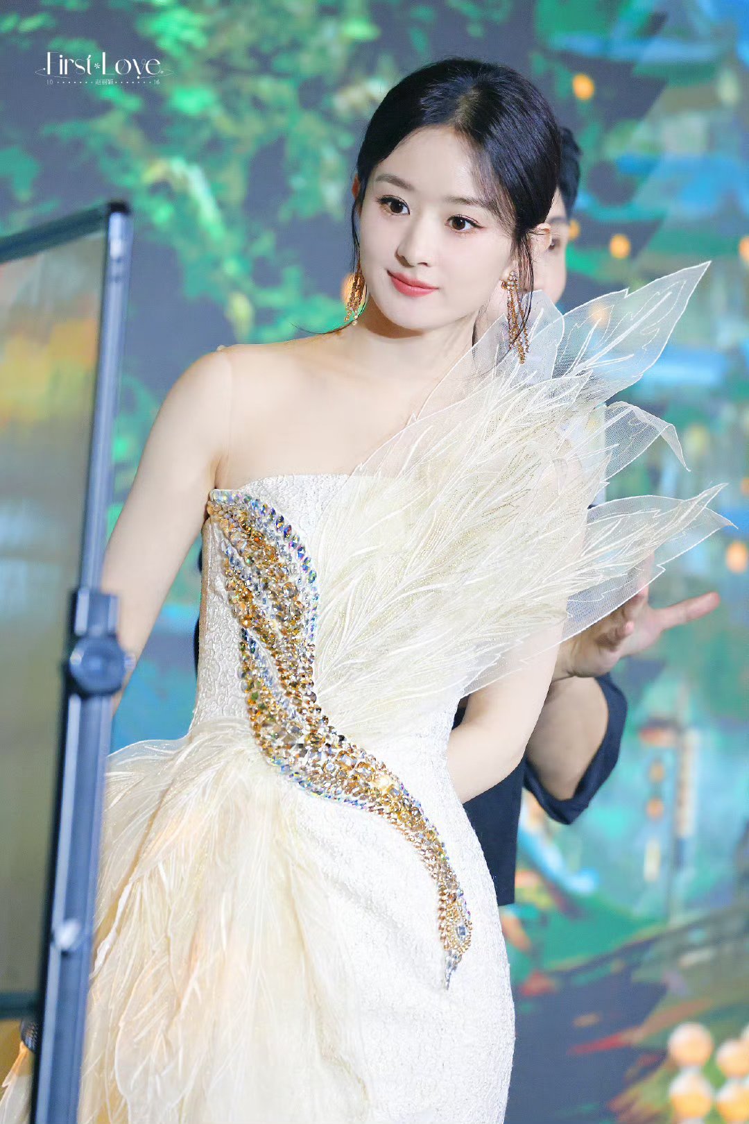 赵丽颖赵丽颖 zly纪梵希全球彩妆及香氛代言人赵丽颖花开花落 一枯一荣 有始就有