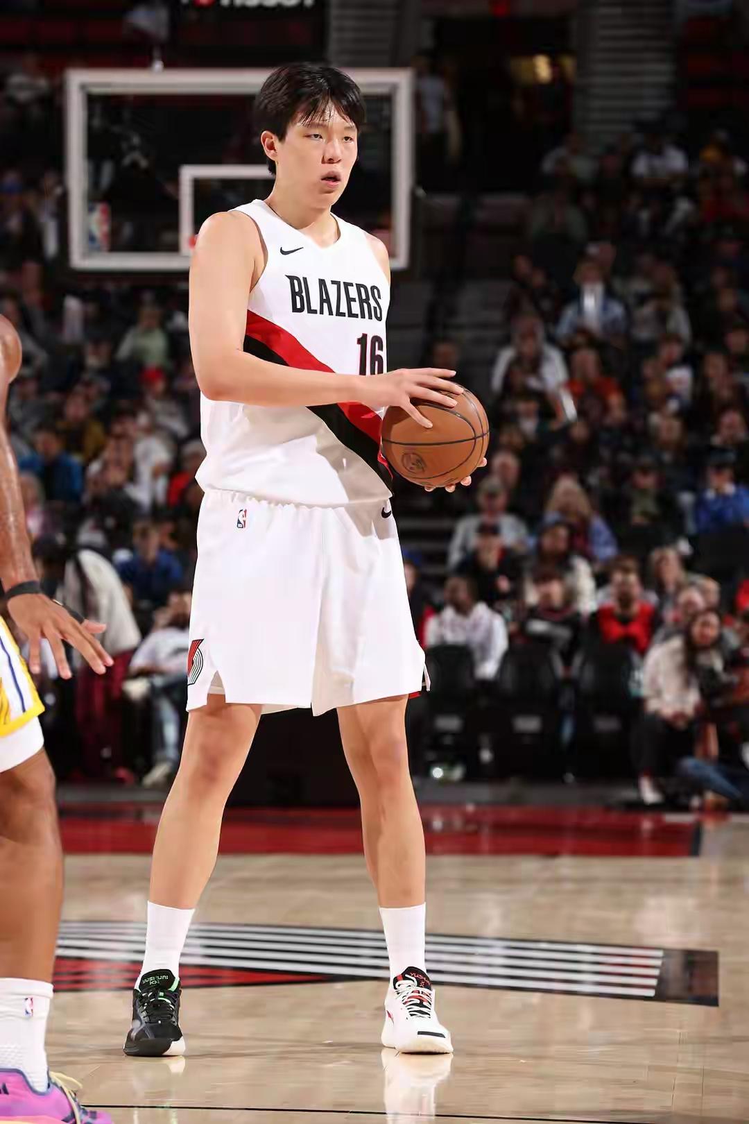 森林狼用一次封盖和隔扣欢迎杨瀚森来到NBA