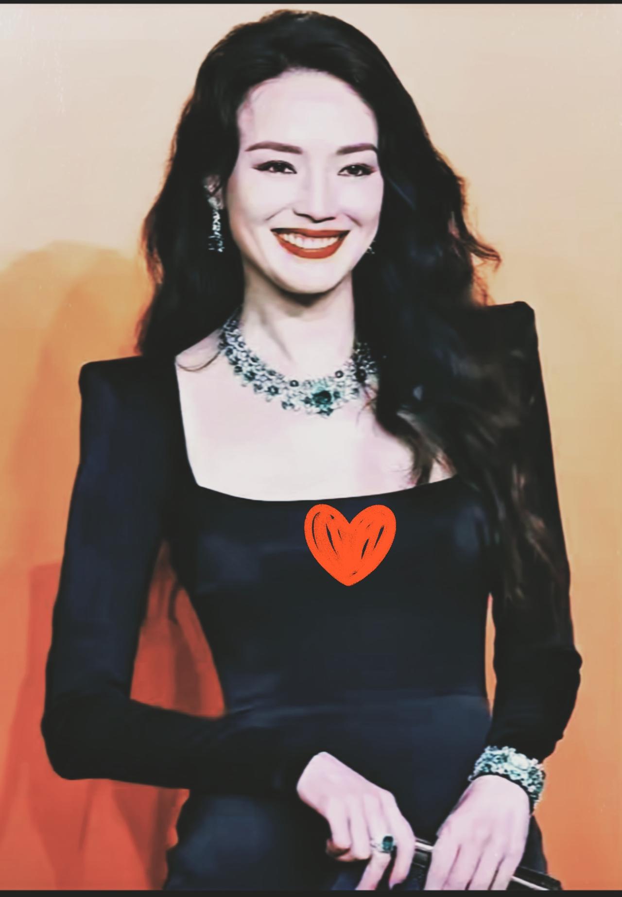 2016年，记者问舒淇：“你为什么要嫁给冯德伦？”她笑着说：“我从来没打算嫁给他