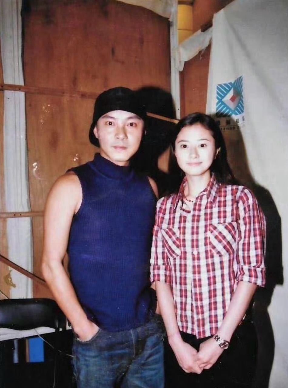 【来自投稿】少年英雄方世玉时期的何美钿张卫健 