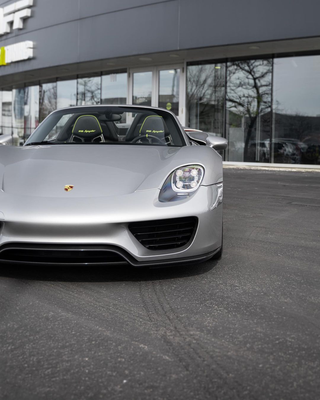 保时捷 918 Spyder（PTS铂金银） ​​​