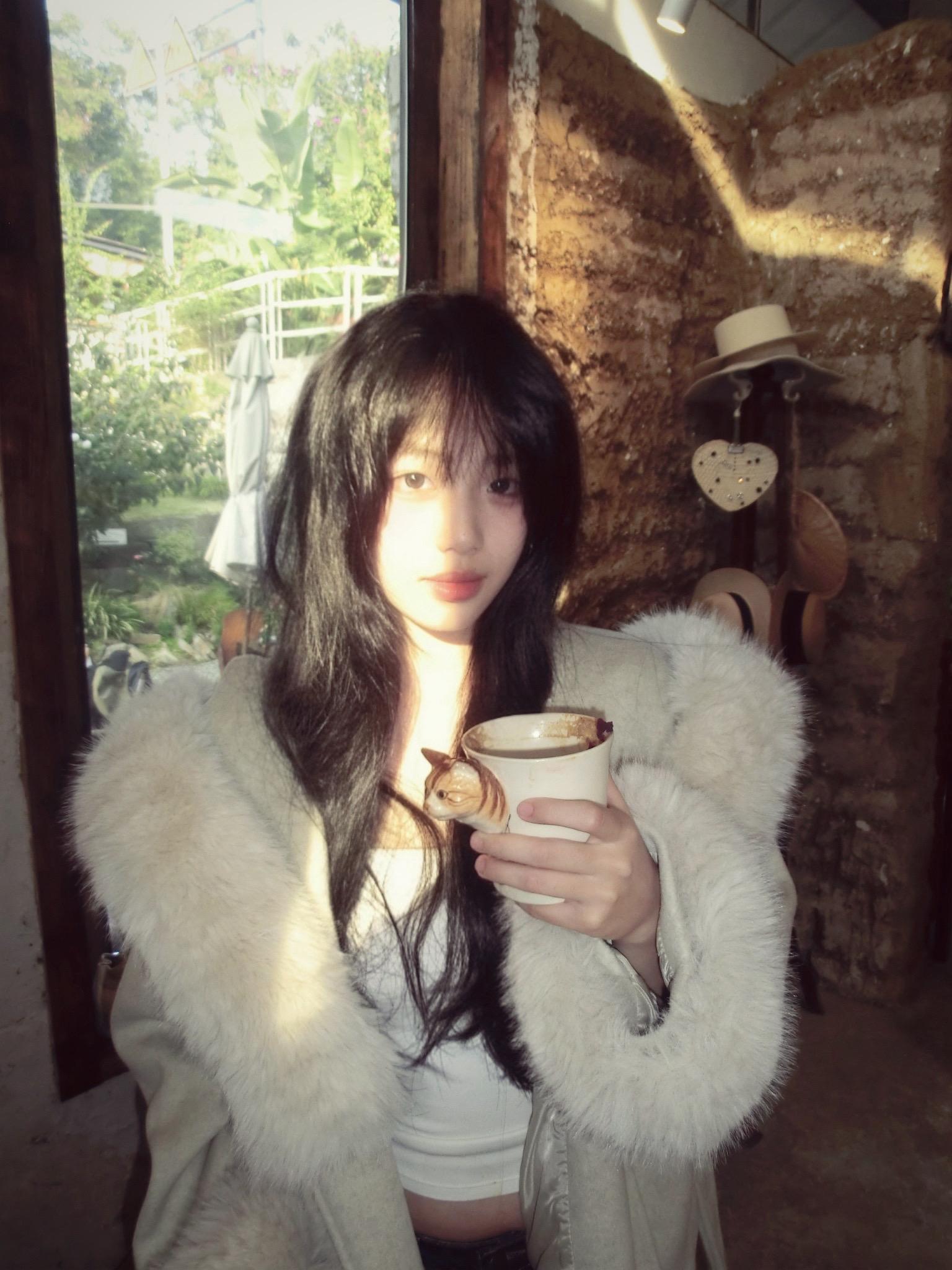 能不能借着天气冷的理由 再靠近你一些 ╭(╯3╰)╮