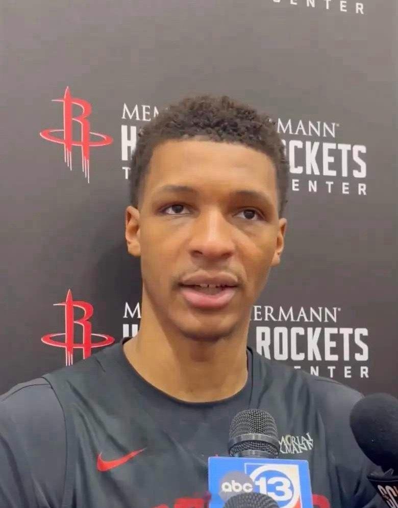 杜兰特真悲哀啊火箭球员小贾巴里-史密斯今天接受采访时谈到了杜兰特，他说：“湖人的