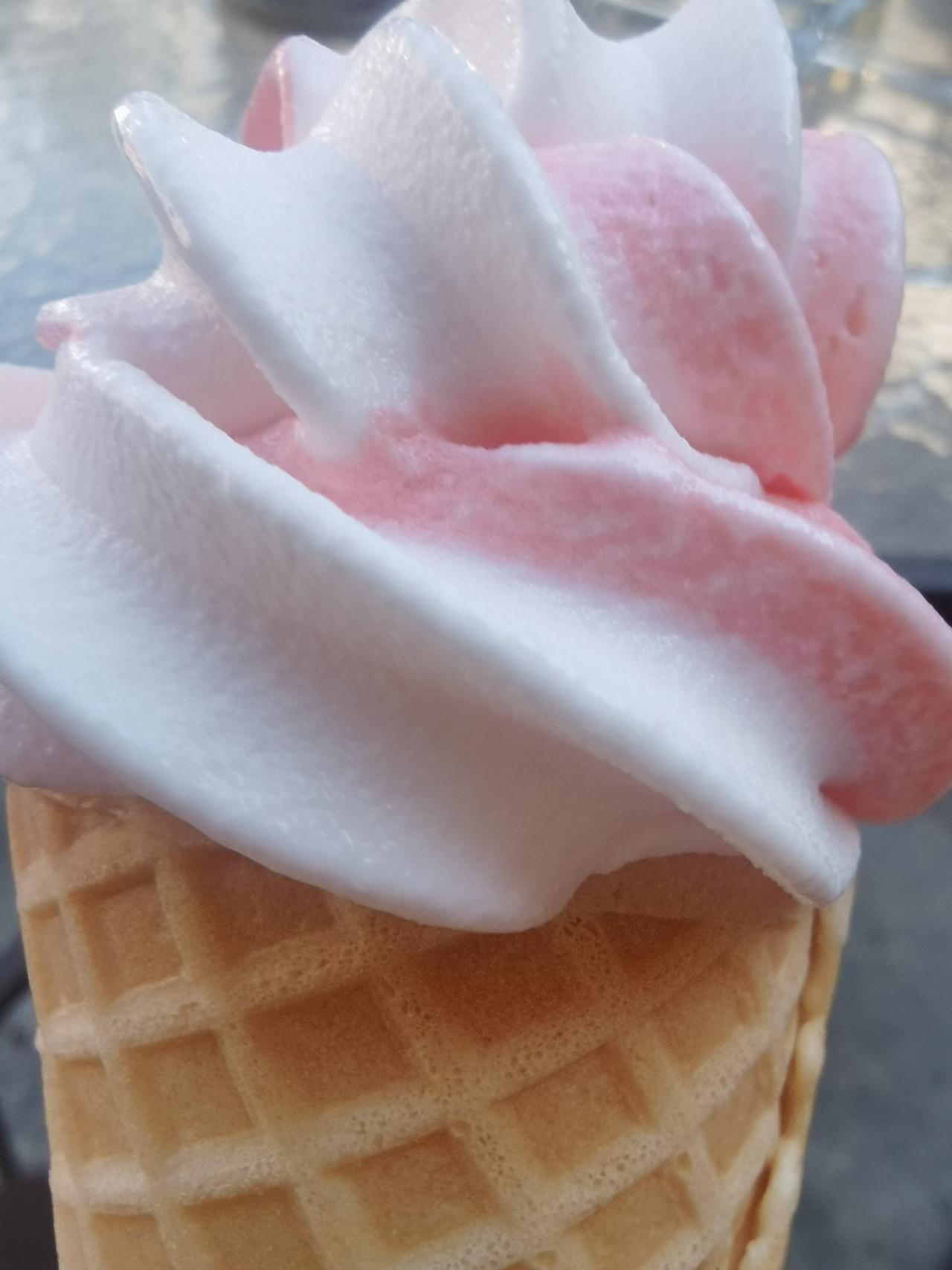 京东和腾讯，谁对社会的贡献大？
京东员工90万，腾讯员工12万，你觉得呢？