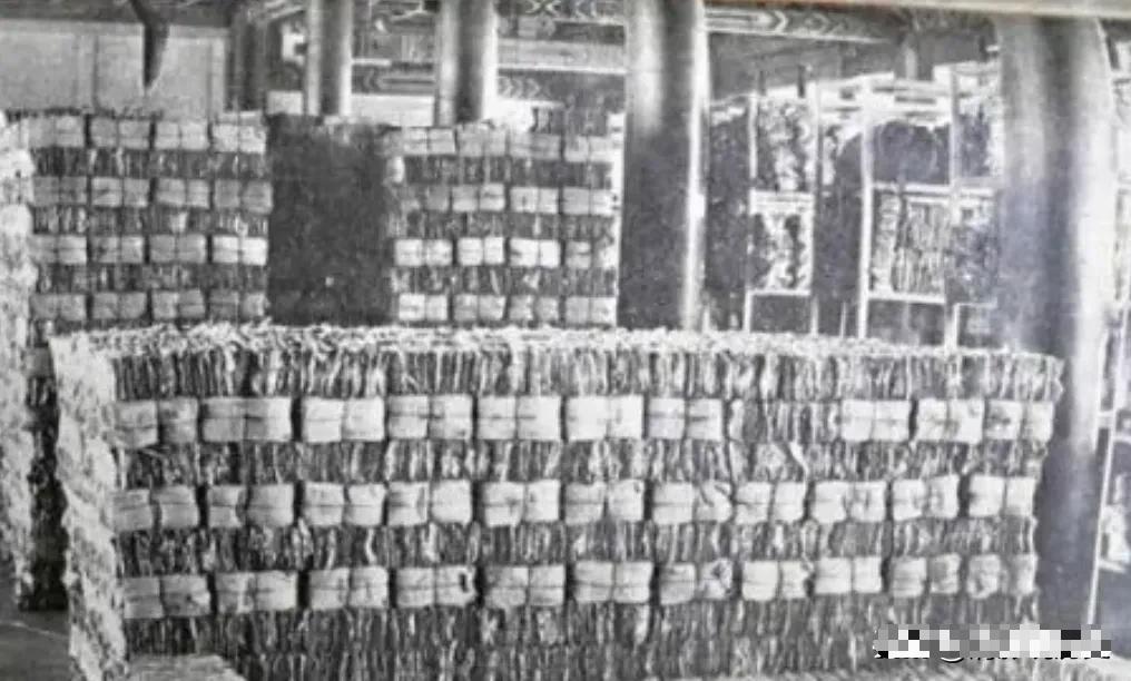 [太阳]1921年，北洋政府将15万斤、装了8000个麻袋的明清两朝档案，当成废