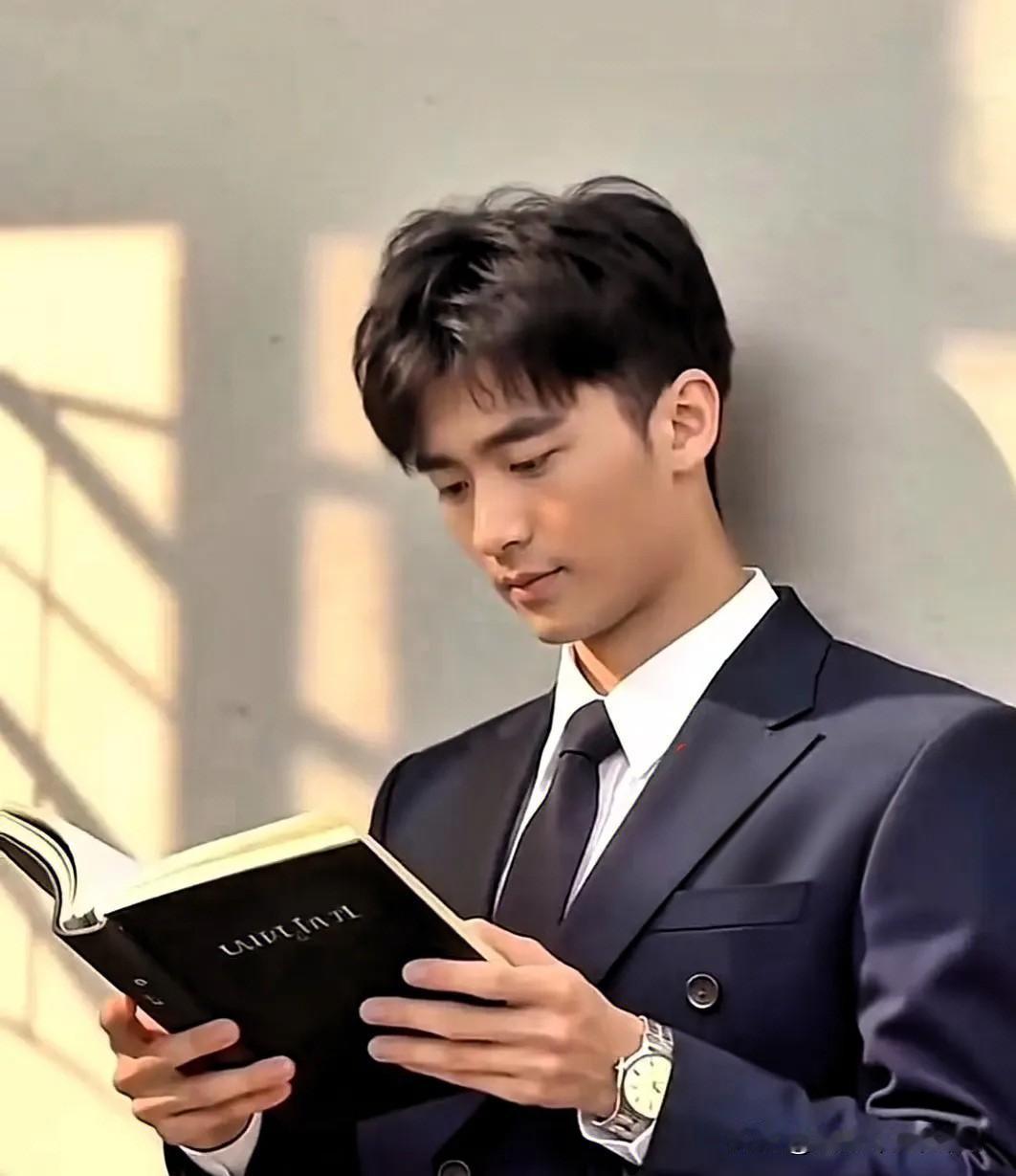 不哭胡闹！
关键时刻，17岁的谢振轩主动翻出存了三年的号码，拨通谢霆锋电话直言“