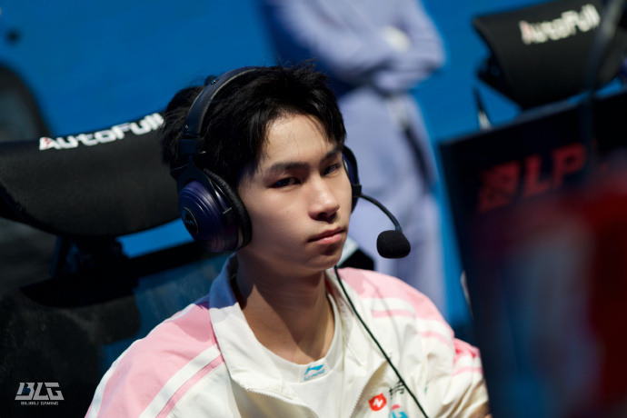 不如wenbo？BLG首回合中横扫JDG 而今日被让一追二击败