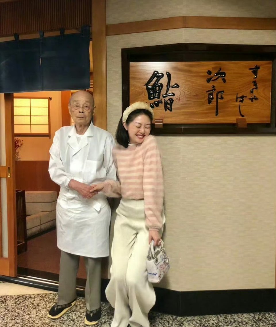 晚奶还是太全面了 和张元英简直一模一样 ​​​