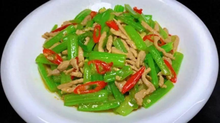 三高克星揭晓，一口效力胜十果，中老年健康必备

确实，现代生活中，不良的生活习惯