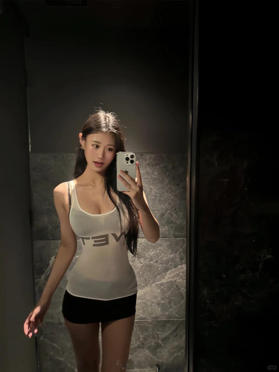 讲个笑话，小时候曾因为胳膊长被叫长臂猿🙈  ​​​