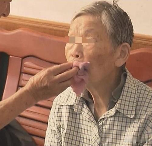 婆婆88岁糊涂后，我58岁的心脏快扛不住了——真怕我先熬垮在她前头！
 
我现在