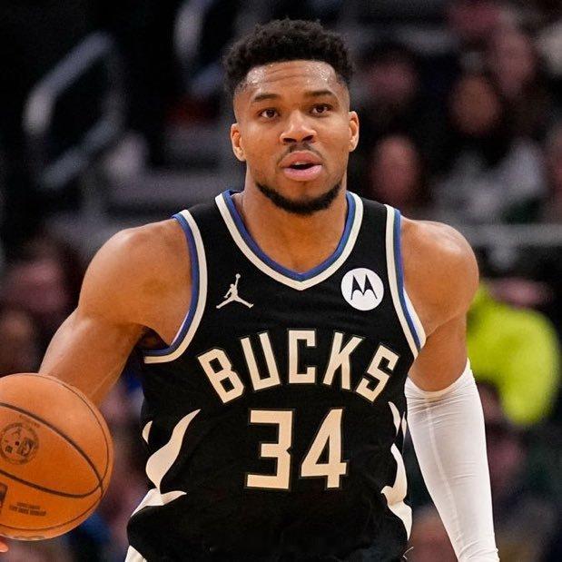 据Marc Stein报道，开拓者已向雄鹿队表达了对字母哥的兴趣。 