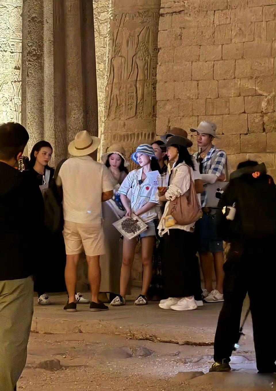 看了花少路透，李沁这是真自带光啊！ ​ ​​​