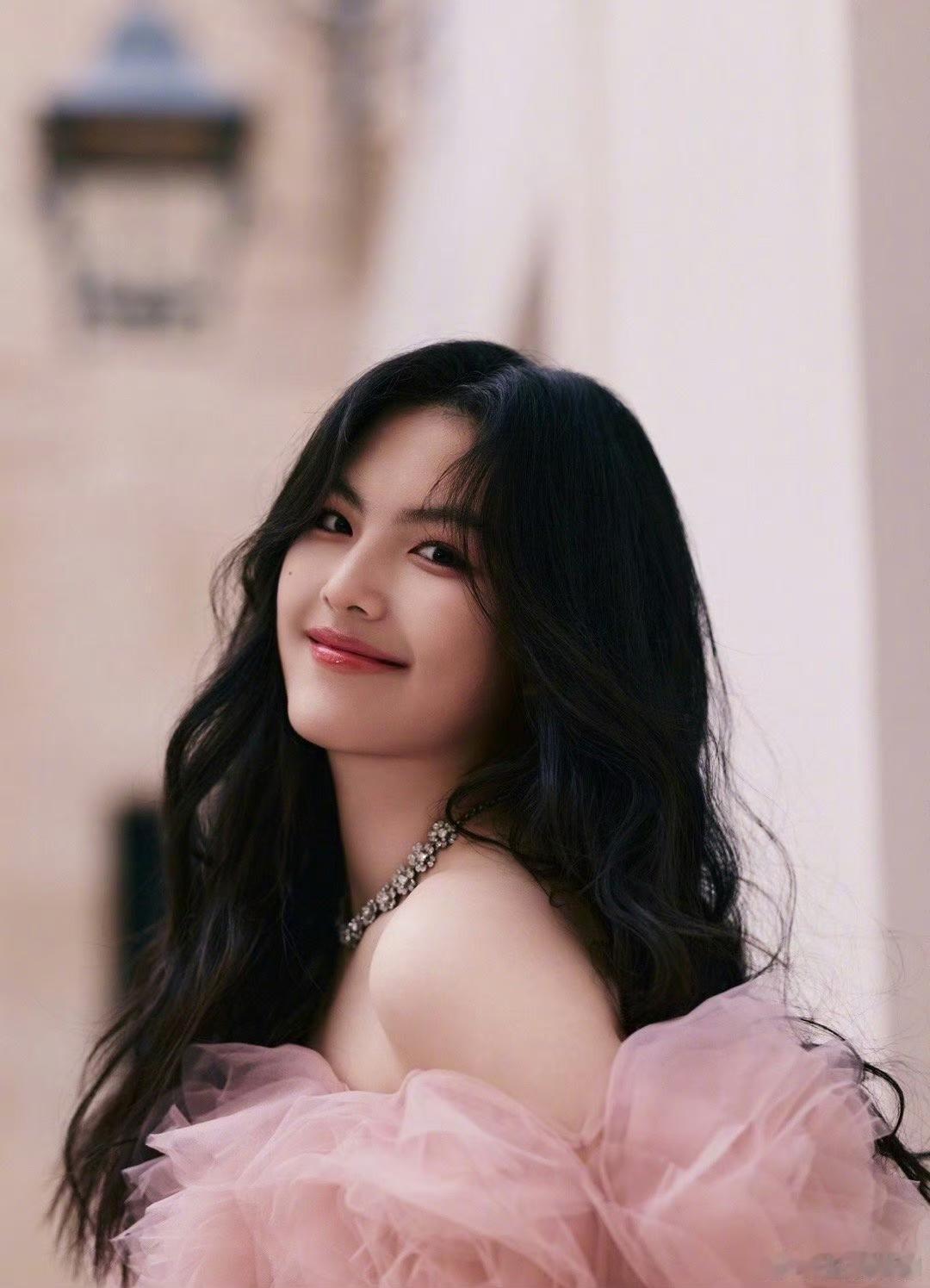 王诗龄大抵是上辈子拯救了银河系吧😂
投身在李湘的肚子里✅
集万千宠爱于一身✅