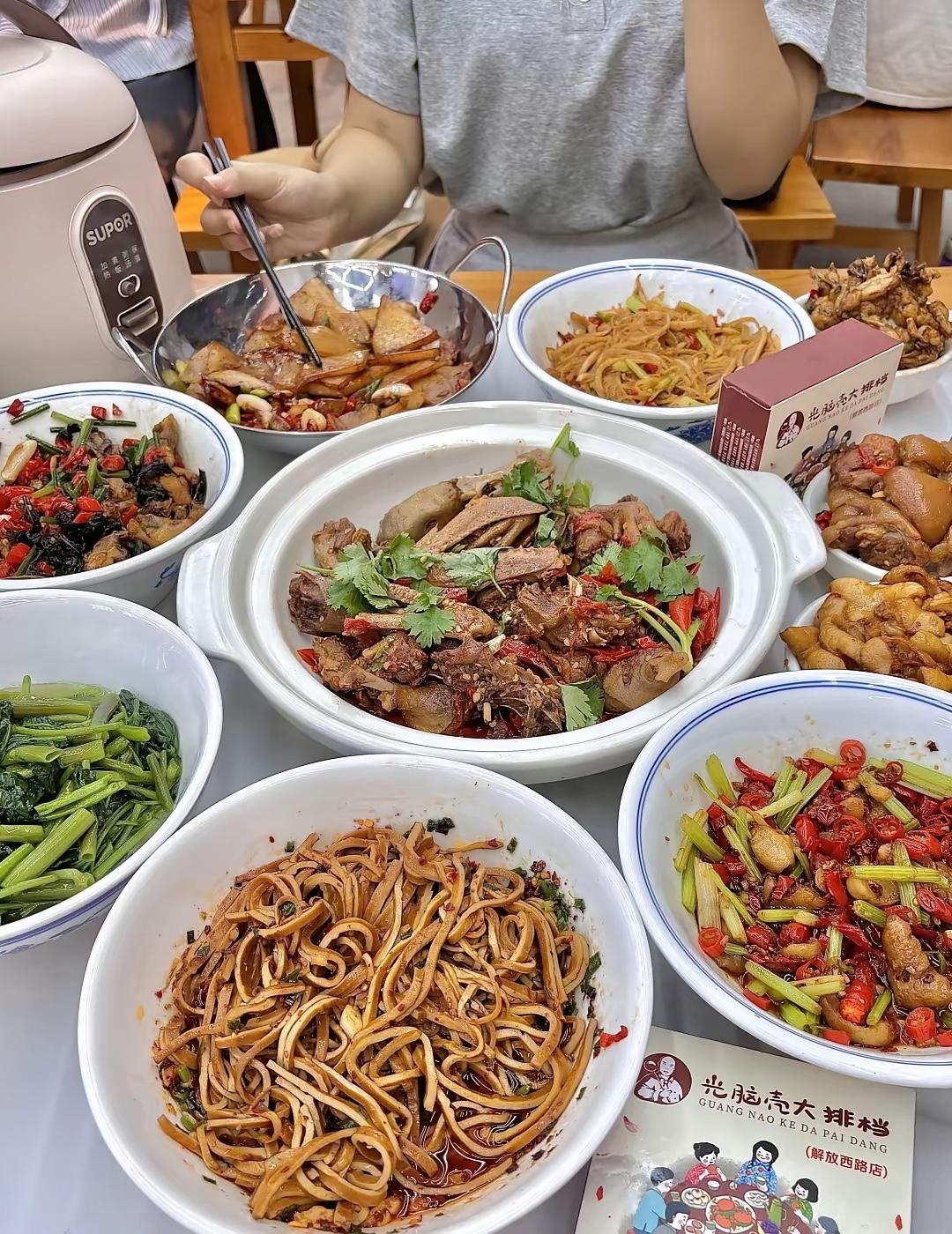 大家能看出这是啥菜吗？川菜还是湘菜还是粤菜呢？