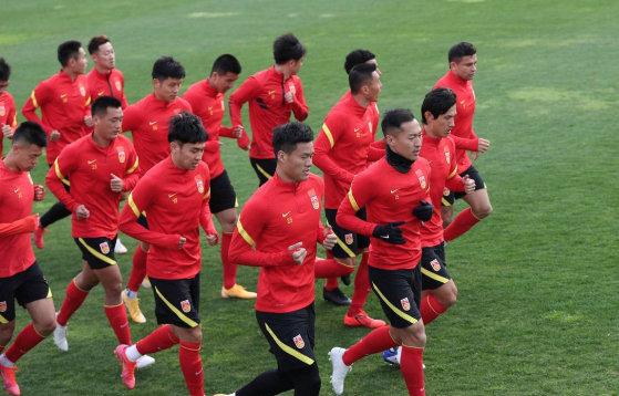 中国球迷绝对支持西班牙拒绝与中国男足的热身赛，跟臭棋篓子下棋玩得什么劲？
有人异