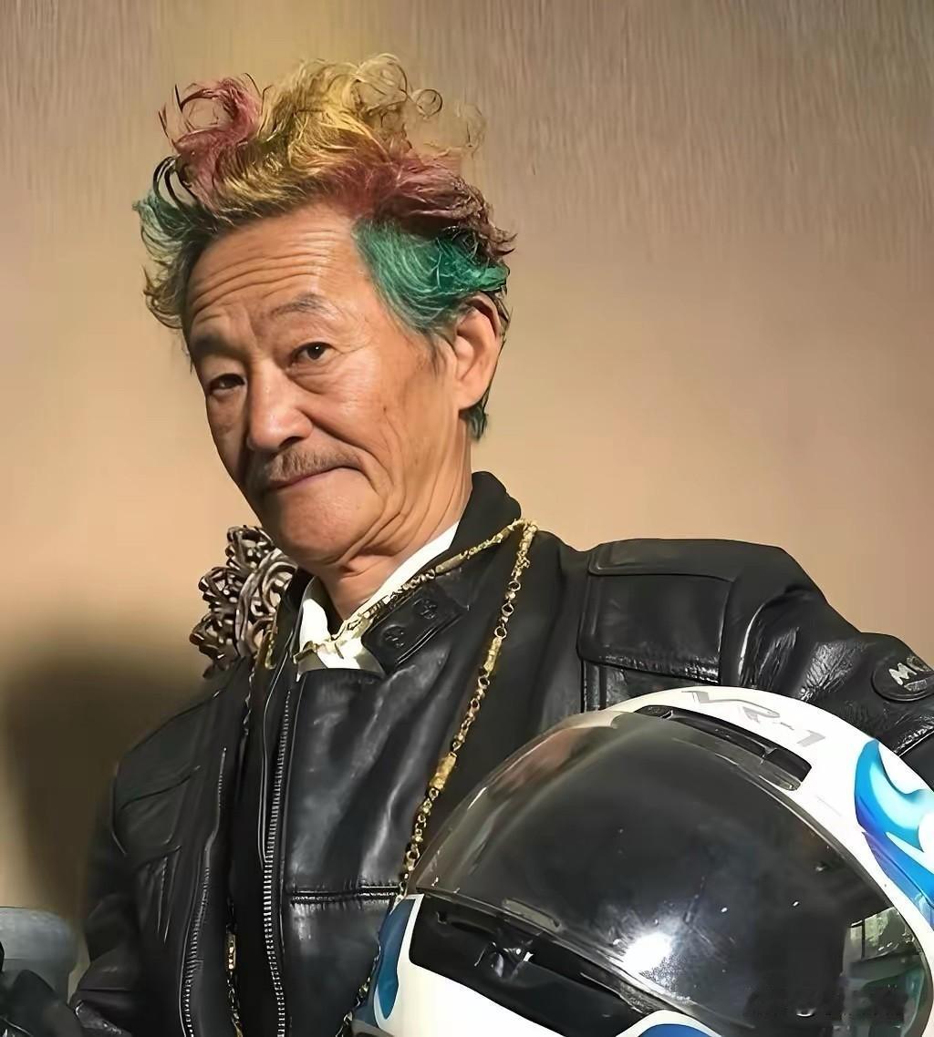妹爷原来藏的这么深，

很多人都知道妹爷在网红界很火，殊不知妹爷其实藏的很深，在