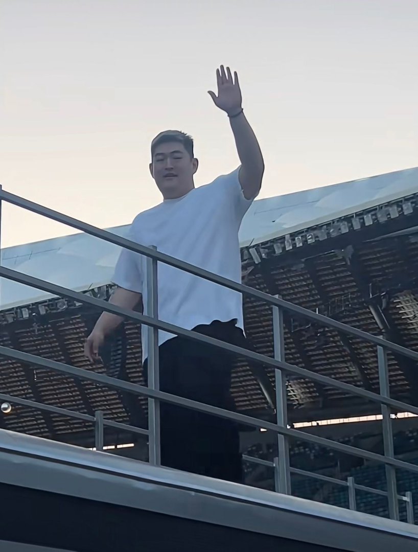 林更新和赵本山儿子同框毫无违和感林更新赵本山儿子演兄弟 林更新和赵本山儿子同框毫