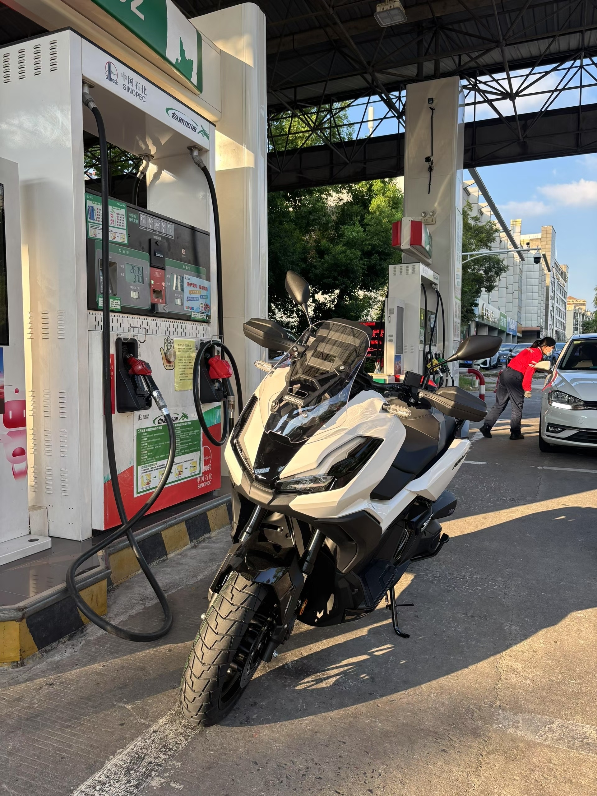 朋友订了一台本田ADV350，等了5个多月才提到车，算不算摩托圈的小米YU7？[