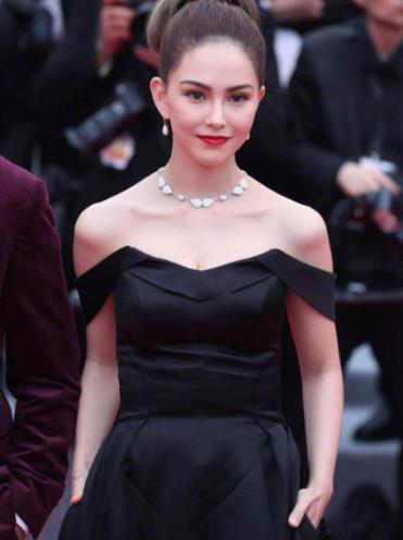 中国台湾男星王子邱胜翊因插足粿粿与其丈夫范姜彦丰的婚姻受到外界关注。有消息曝光王