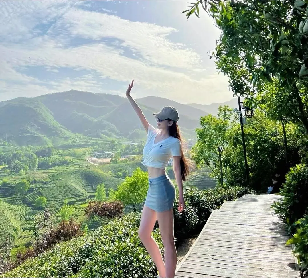 过明白了叫生活 过不明白叫活着～～