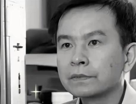 1992年，浙大高材生李红涛被警察逮捕，让所有人不敢相信的是，他竟然趁着警察查档