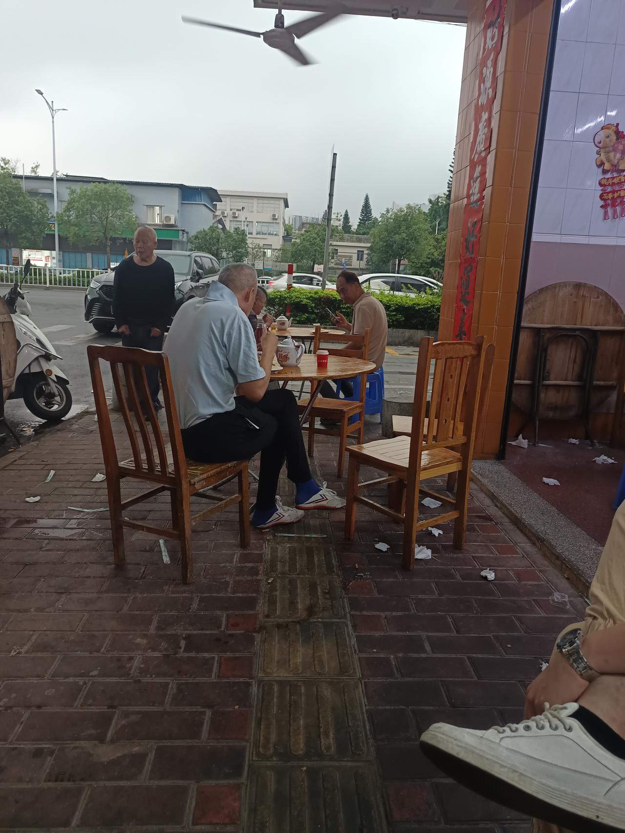 你敢相信吗？
暴风雨来临的时候确实很猛
令人措不及防


好像今年是第1次有这么