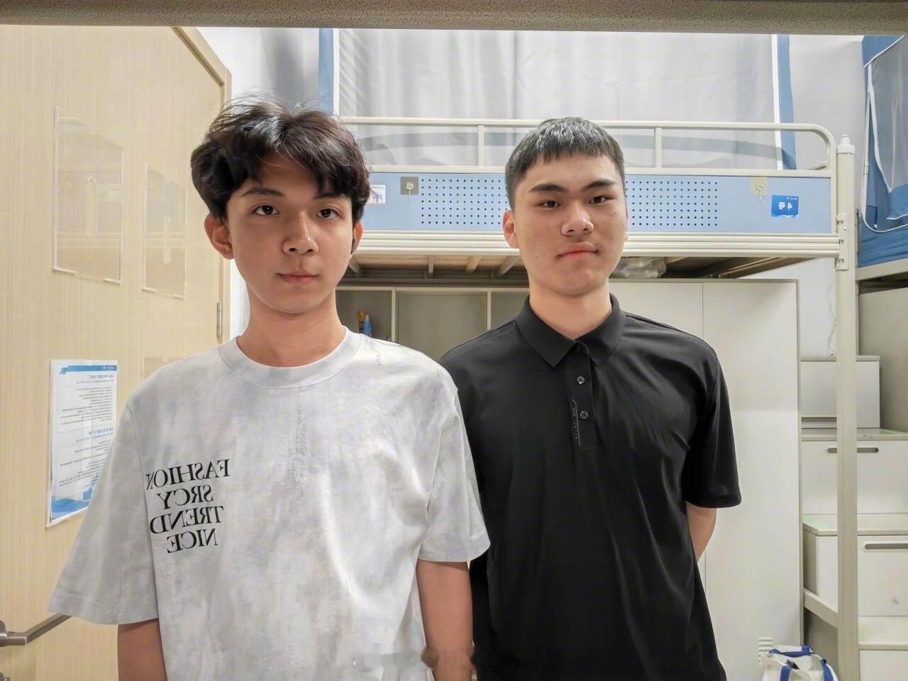 【温州双学霸同班6年考进天津大学还同寝】永嘉金彦辰、陈承驰初高中同班六年，高考差