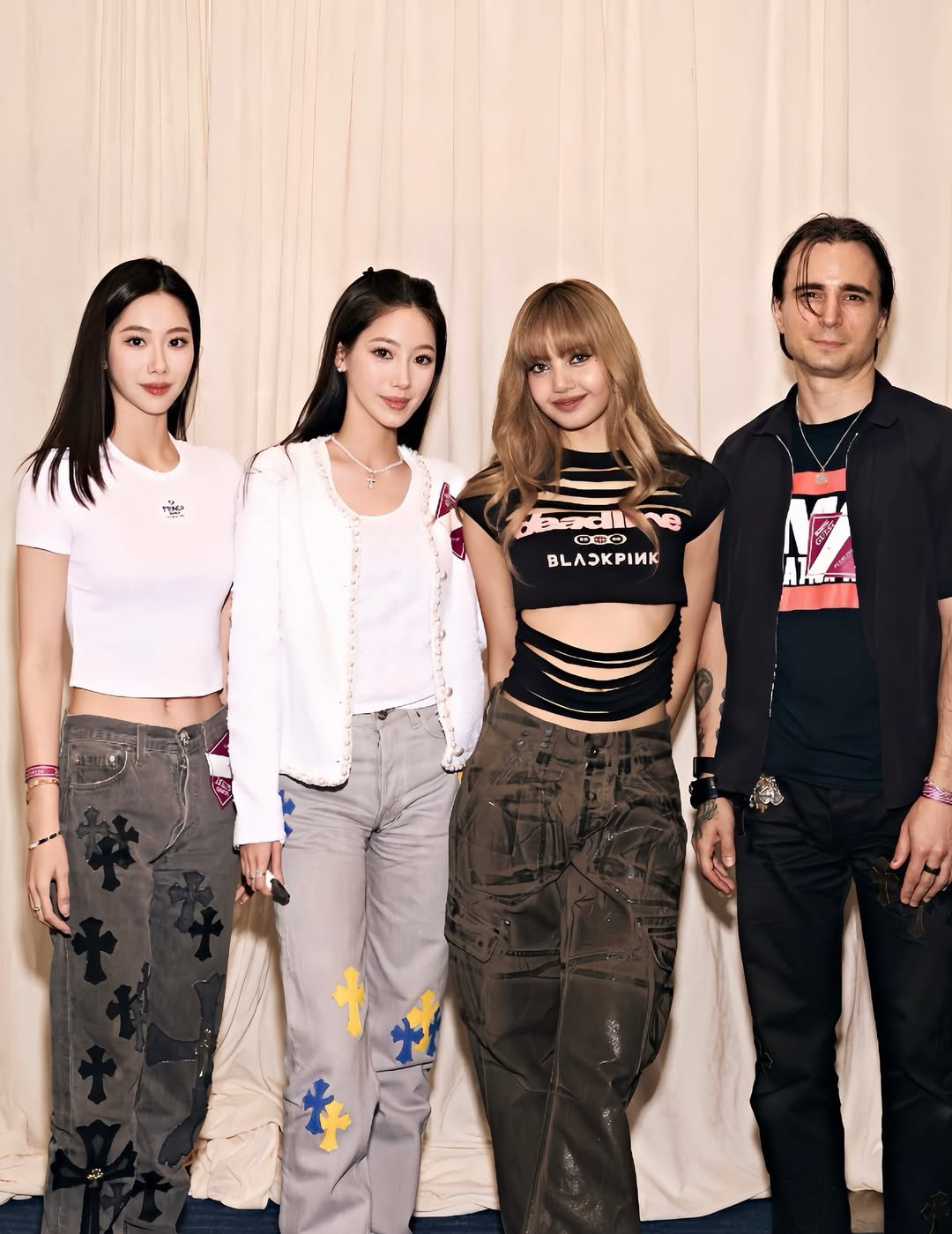 小五，秀秀和VIP们~嗯，老马户合照的话真得被吊打，哈哈哈~ ​​​