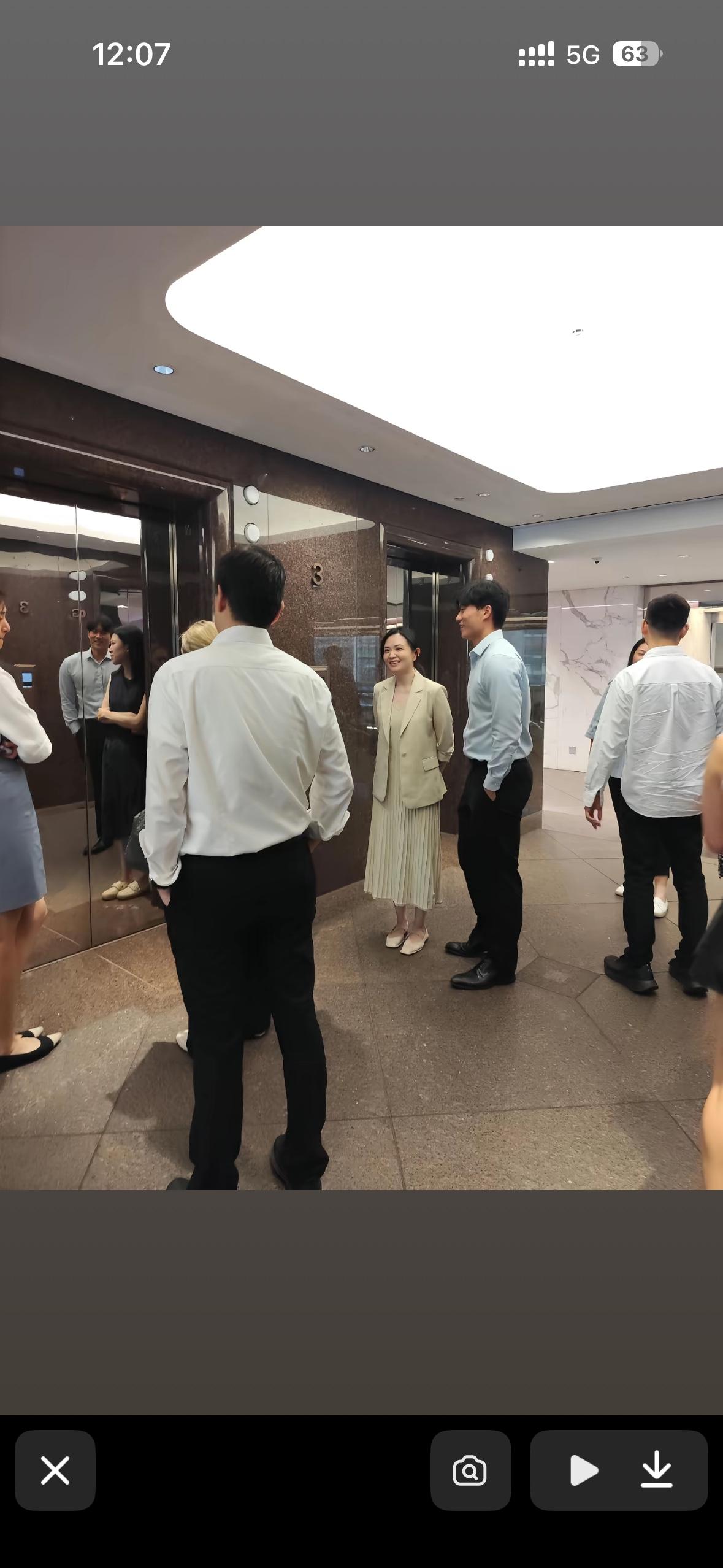 没有缺点的人世界上有吗? 人无完人，金无足赤。世界上没有十全十美的人？人都有优点