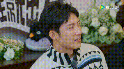 黄景瑜和范丞丞的互动太有意思了！游戏题目是黄景瑜的QQ空间签名，范丞丞的回答真是