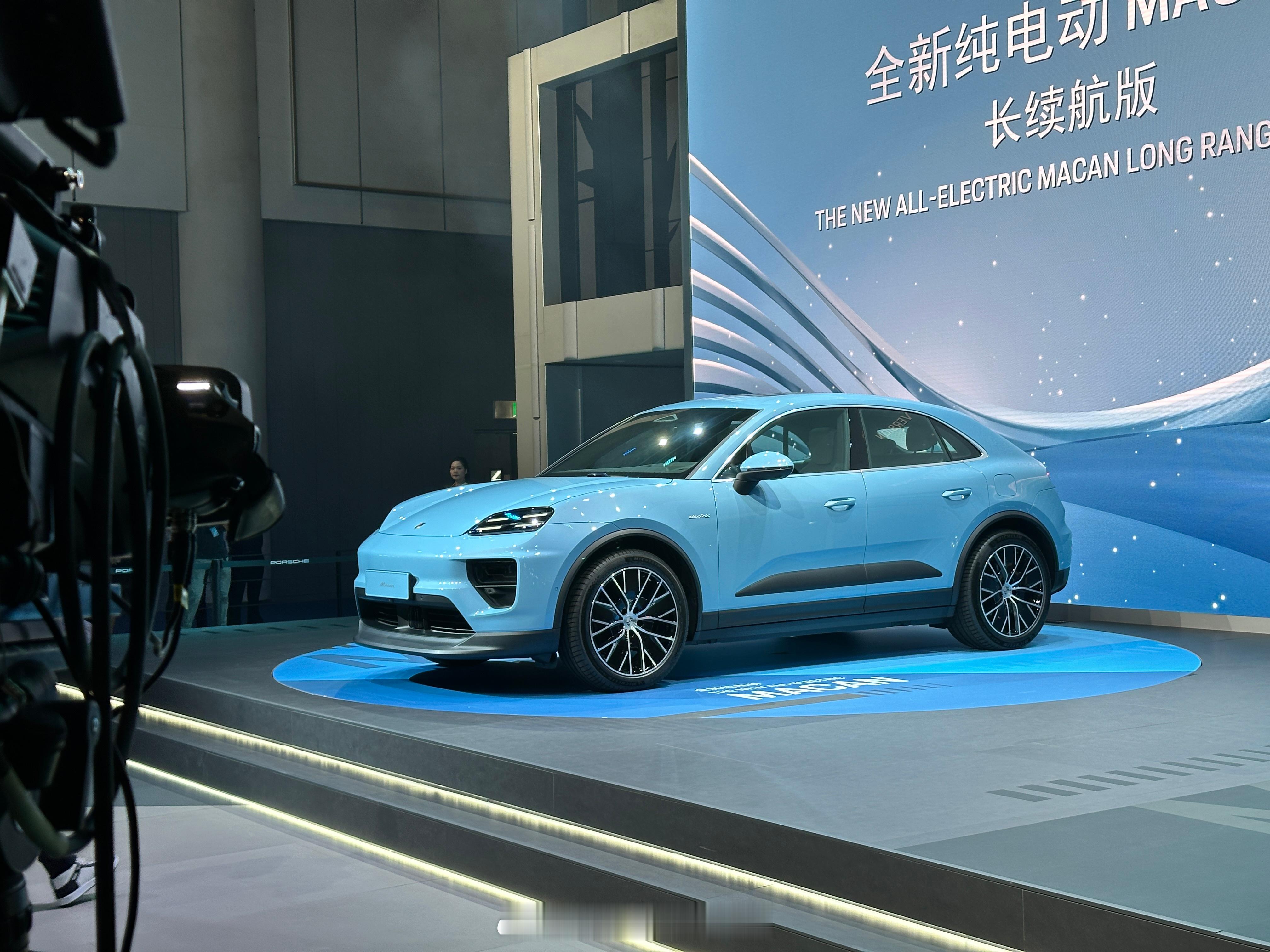 全新纯电动Macan长续航版上市：59.8万[挤眼]1、800V架构，100千瓦