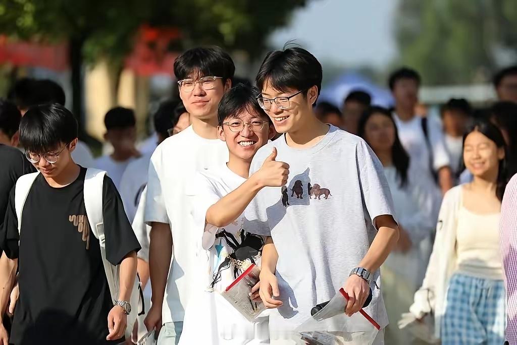 2026高考直接告诉所有人：死刷题的时代结束了，今后的高考不再奖励机械刷题，只奖