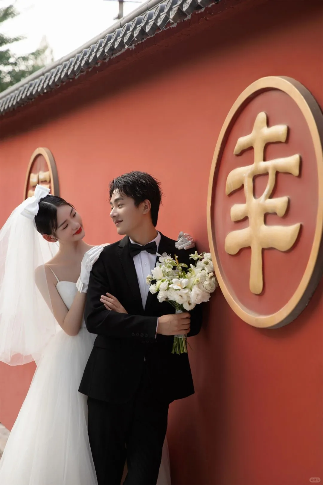 拍出新花样❗️拍到了火出圈的红墙婚纱照