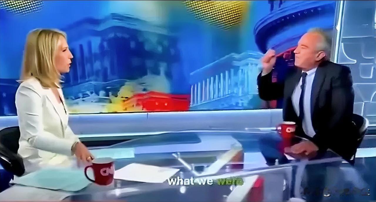 卫生部长小肯尼迪在CNN节目中批评主持人，称其在科学议题上“像鹦鹉一样”只会重复