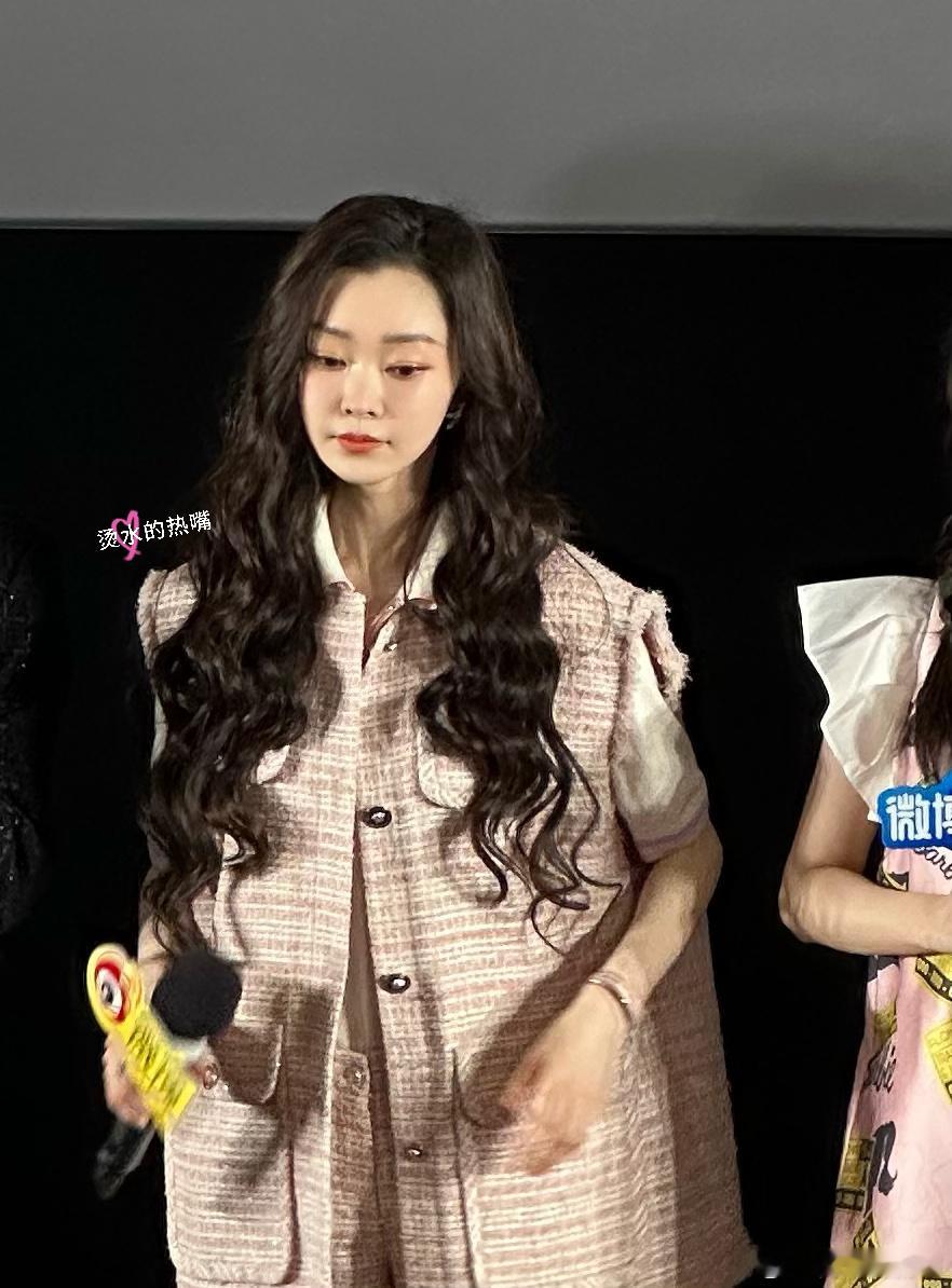 热嘴现场原图直拍之氛围大美女发量惊人宋轶#颜心记# 你让我深深地了解了一笑倾城这