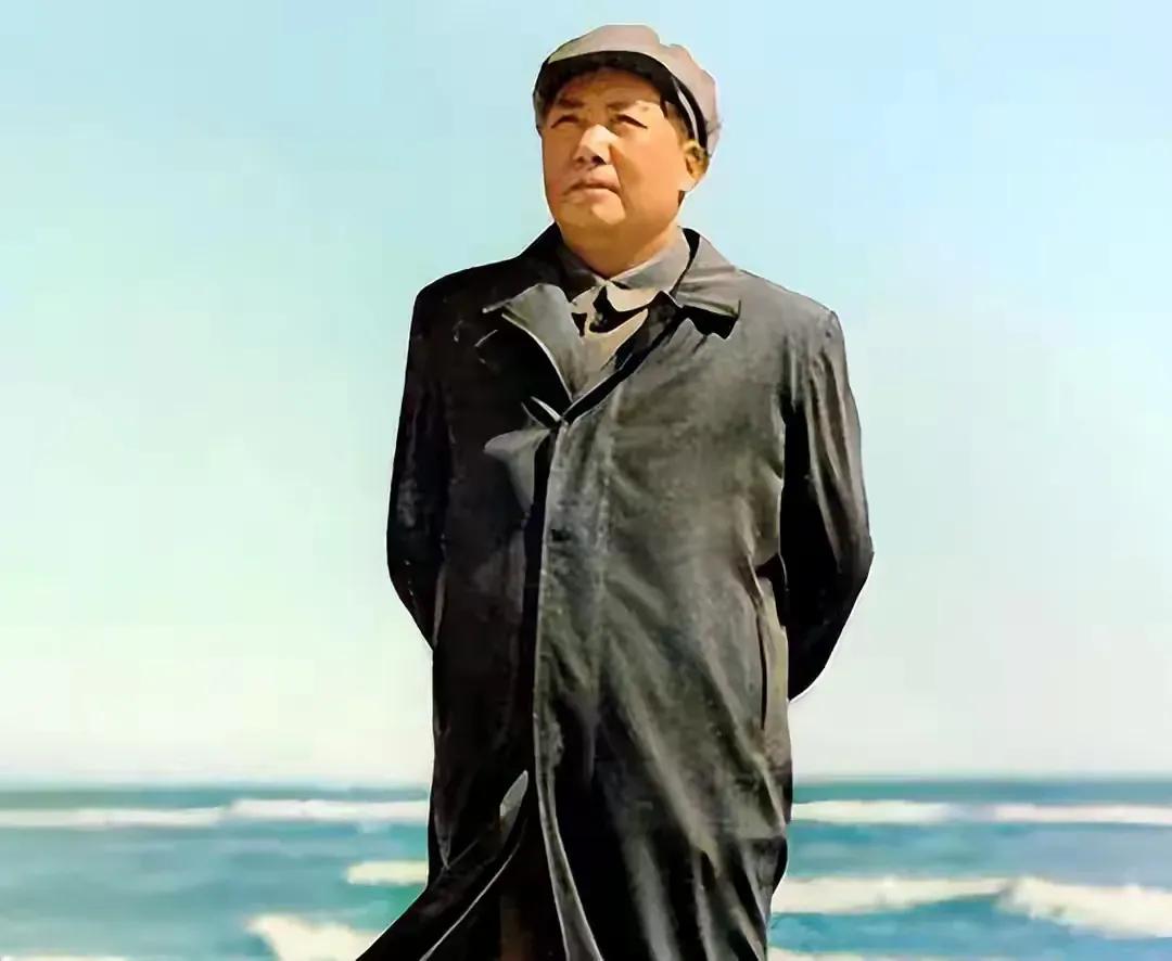 毛主席是共和国的缔造者，是人民军队的创建者，是人民利益的守护者，是社会主义事业的