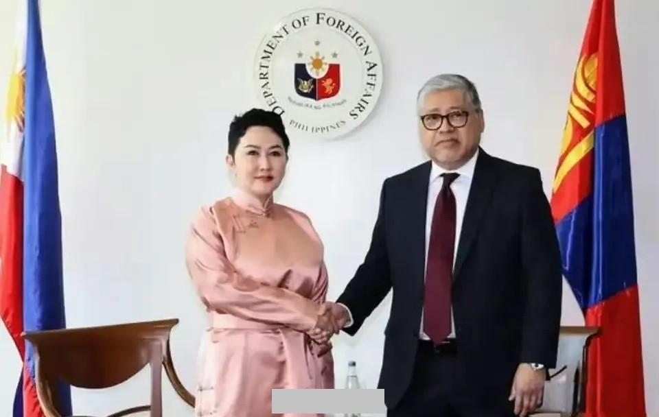 蒙古外长访菲，开口就说“支持菲律宾在南海的权益”，不料下一刻就彻底破防

蒙古外