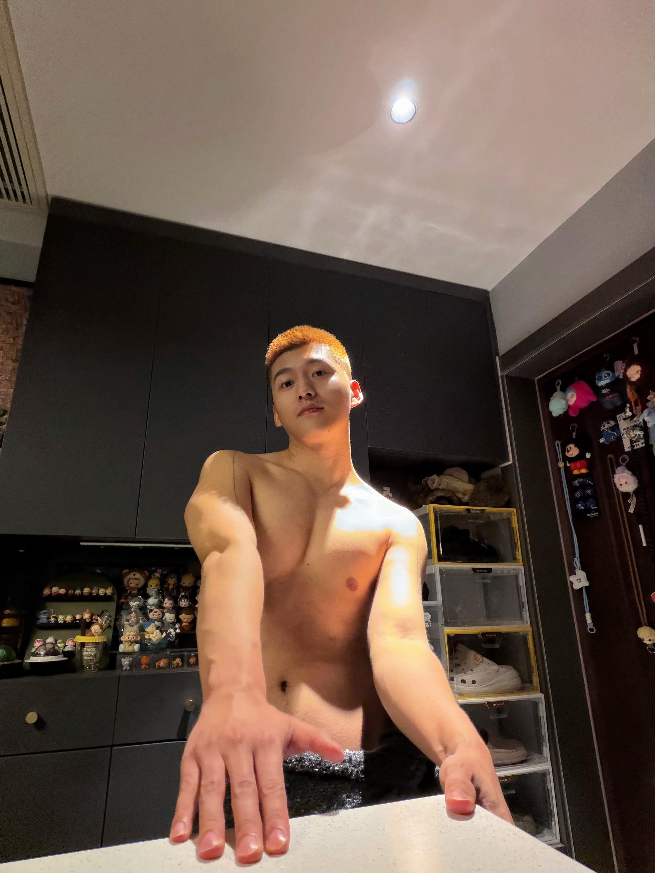 小时候汉堡配薯条是我的梦想生活 所以每次在麦当劳一口薯条一口汉堡的时候...