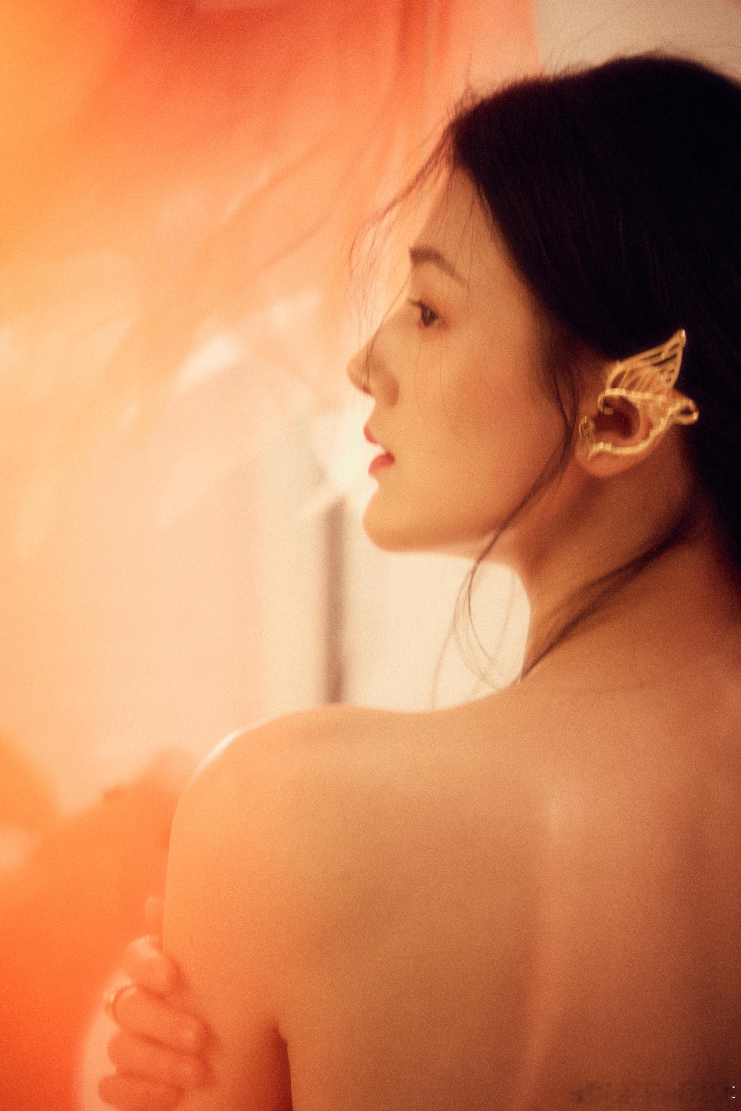 只有不留退路的人 才能走出一条自己的路 穿越生活的风雨琳琅 会获得一颗糖 