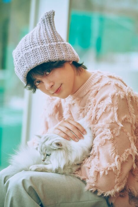 【内容提要】因在《猎人》THE STAGE第一、二弹中饰演主角小杰，以及在《刀剑